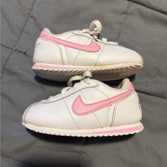NIKE Little Cortez 7 White and Pink Toddler Sneakers Size 6 - Picture 6 of 7
